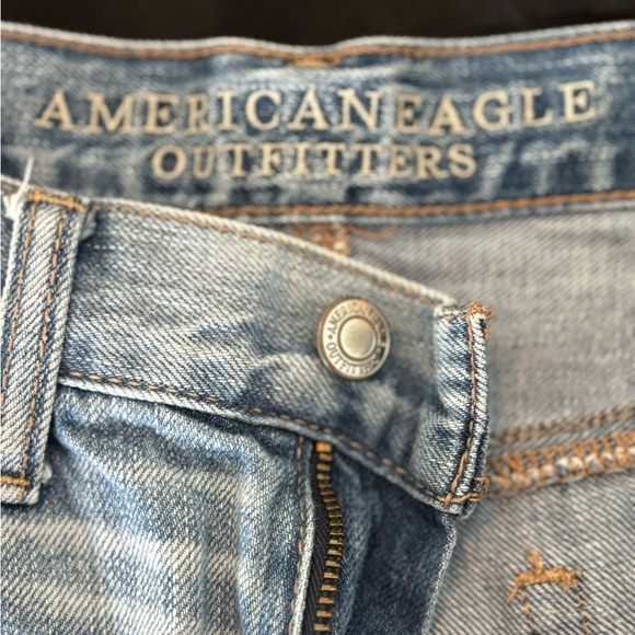 Adorable American Eagle Jean shorts, size 0 - Picture 4 of 4